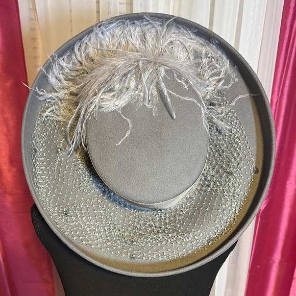 Elegant Gray Feathered Hat - Picture 1 of 5